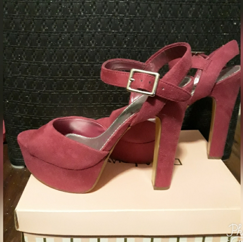 High heels - Picture 4 of 5